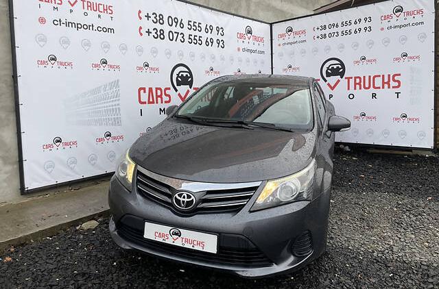 Toyota Avensis 2012