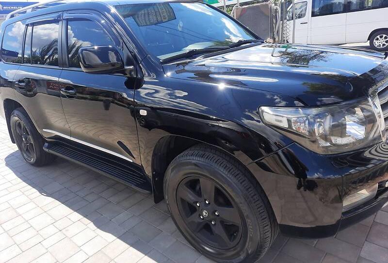 Toyota Land Cruiser 200 2011