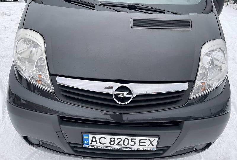 Opel Vivaro пасс. 2013