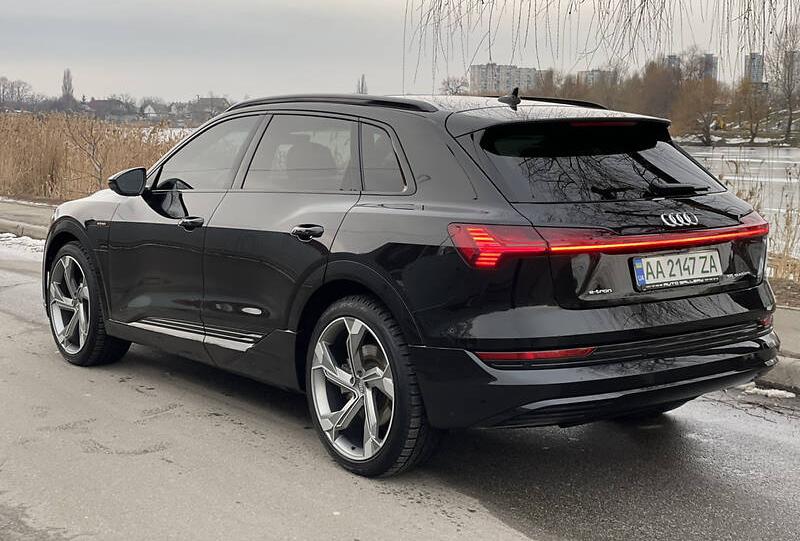 Audi e-tron 2019
