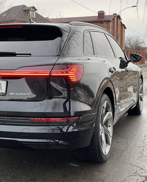 Audi e-tron 2019