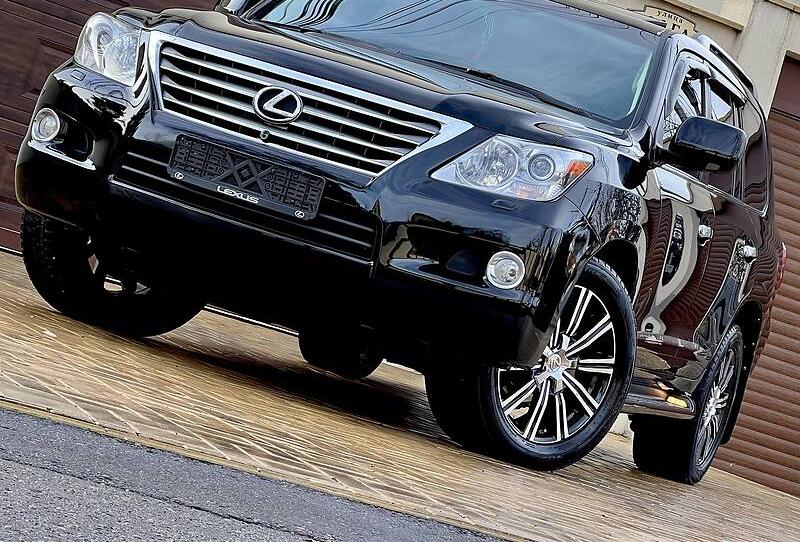 Lexus LX 570 E X C L U S I V E 2011