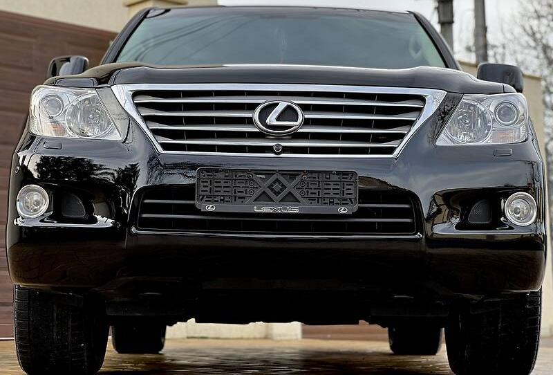 Lexus LX 570 E X C L U S I V E 2011