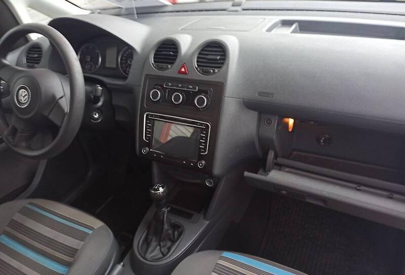 Volkswagen Caddy пасс. 2011