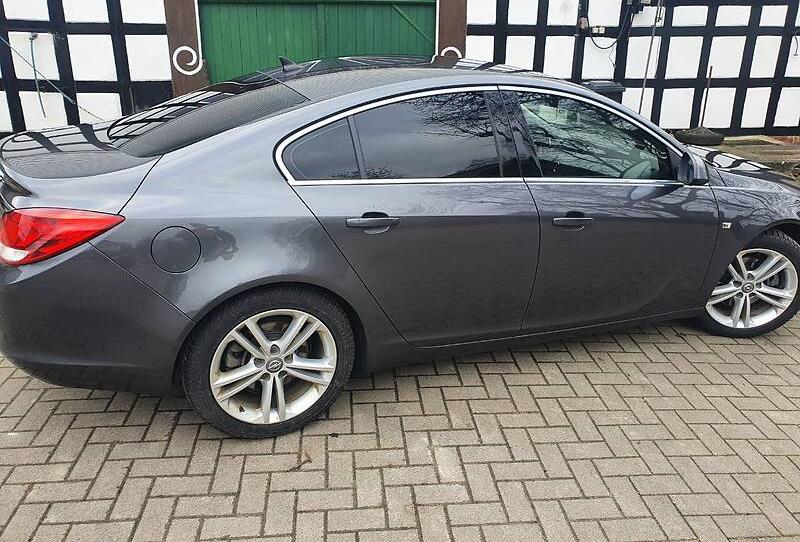 Opel Insignia 2011