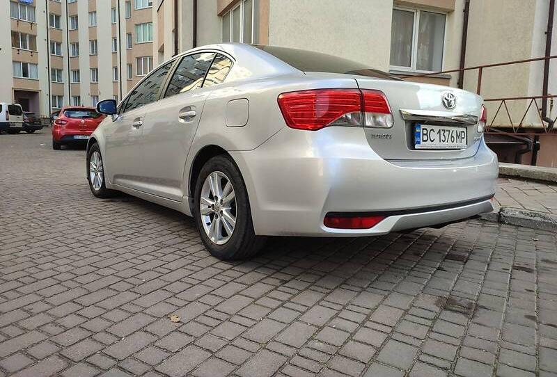 Toyota Avensis 2013