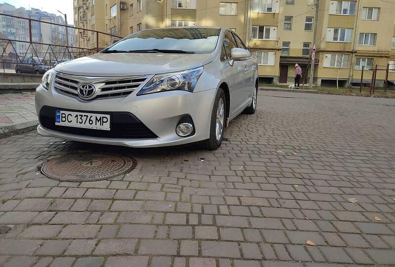 Toyota Avensis 2013