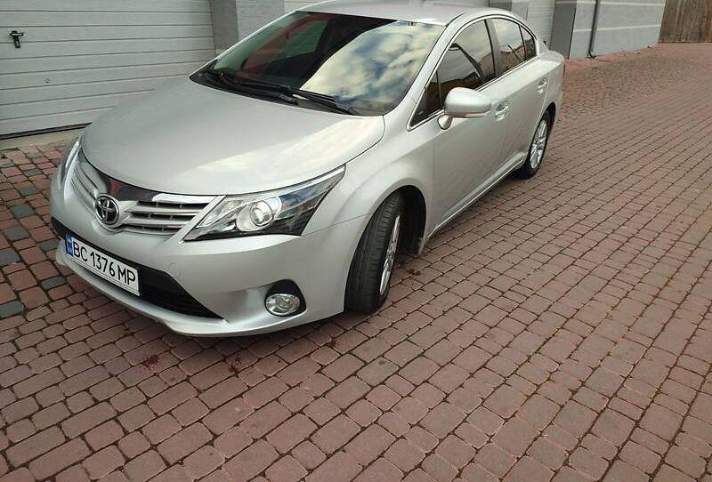 Toyota Avensis 2013