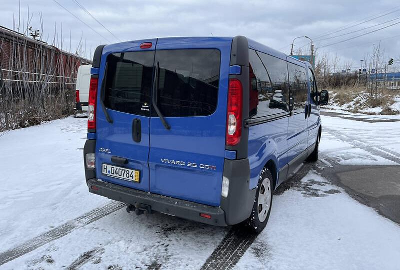 Opel Vivaro пасс. 2011