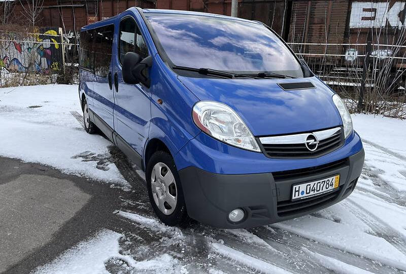Opel Vivaro пасс. 2011