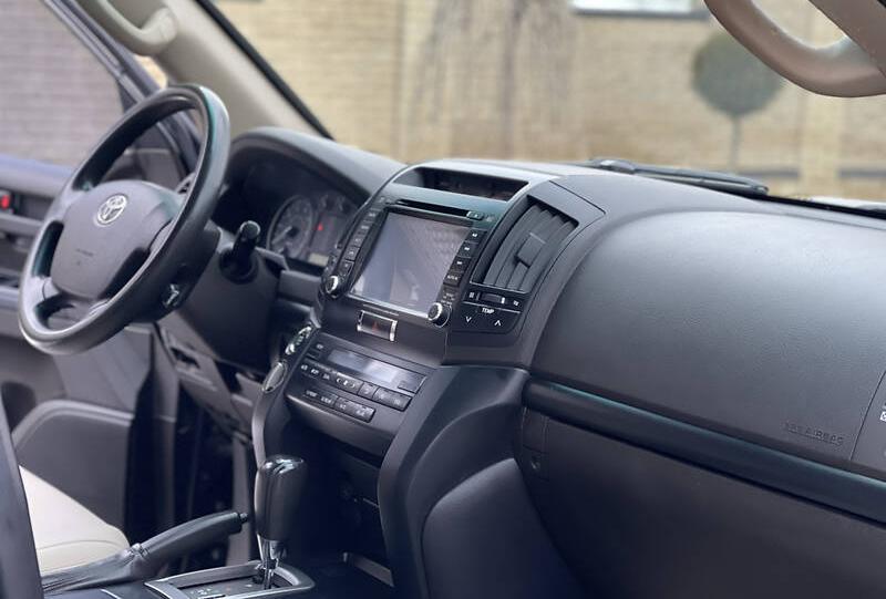 Toyota Land Cruiser 200 2008