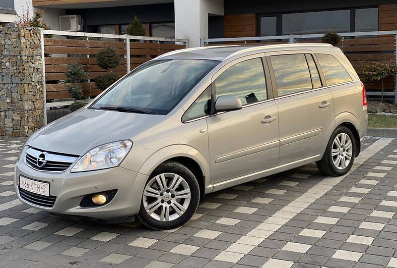 Opel Zafira COSMO 2010