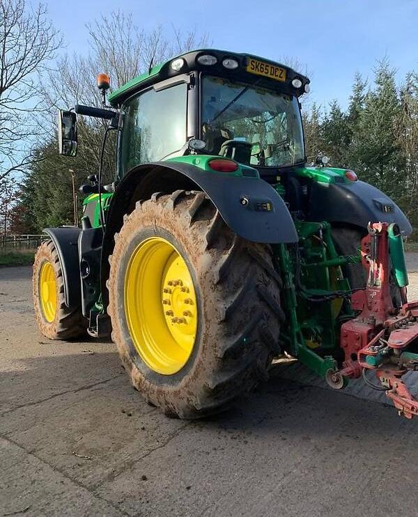 John Deere 6215R 2016