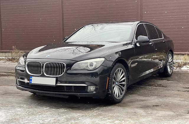 BMW 740 2011