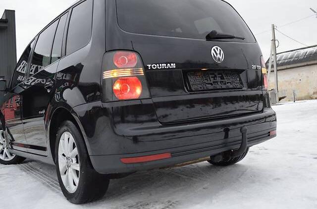 Volkswagen Touran FREESTYLE 2.0 TDi 2010