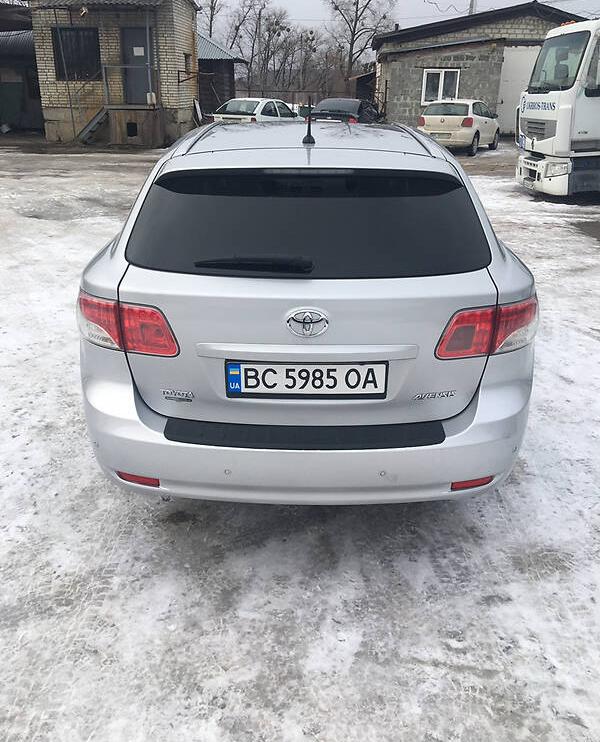 Toyota Avensis 2010