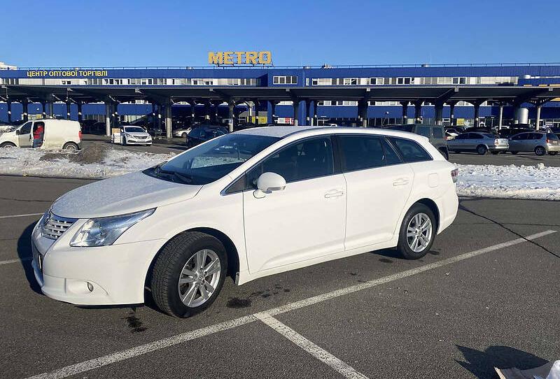 Toyota Avensis 2011