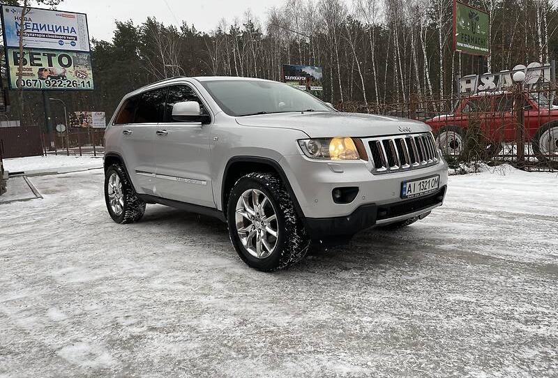 Jeep Grand Cherokee Overland  2011