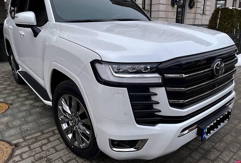 Toyota Land Cruiser 300 2021