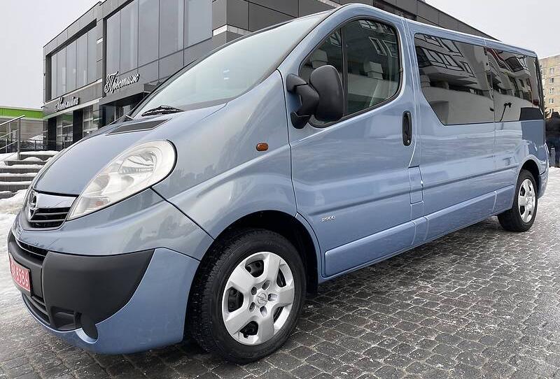 Opel Vivaro пасс. LONG 2012