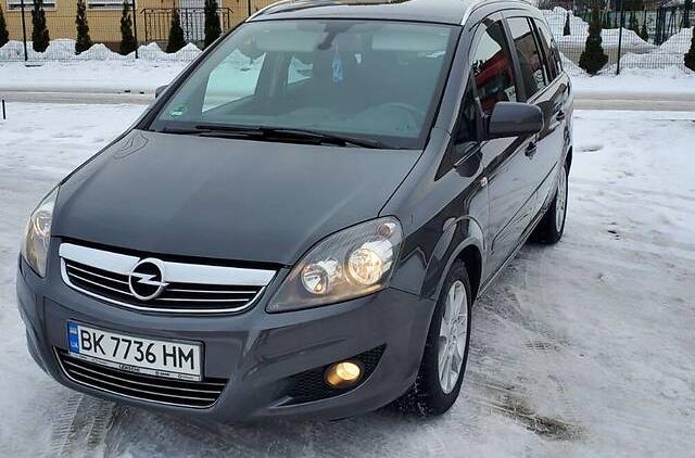 Opel Zafira 2011