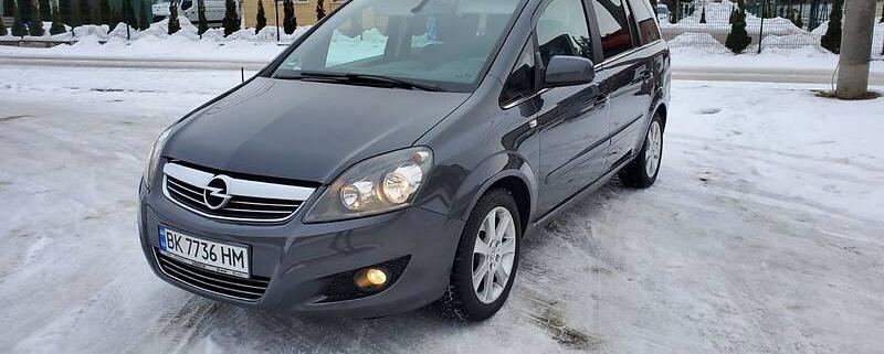 Opel Zafira 2011