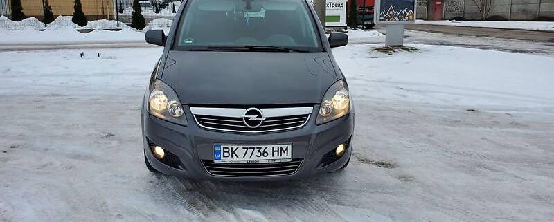 Opel Zafira 2011