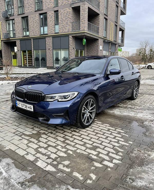 BMW 330 2019