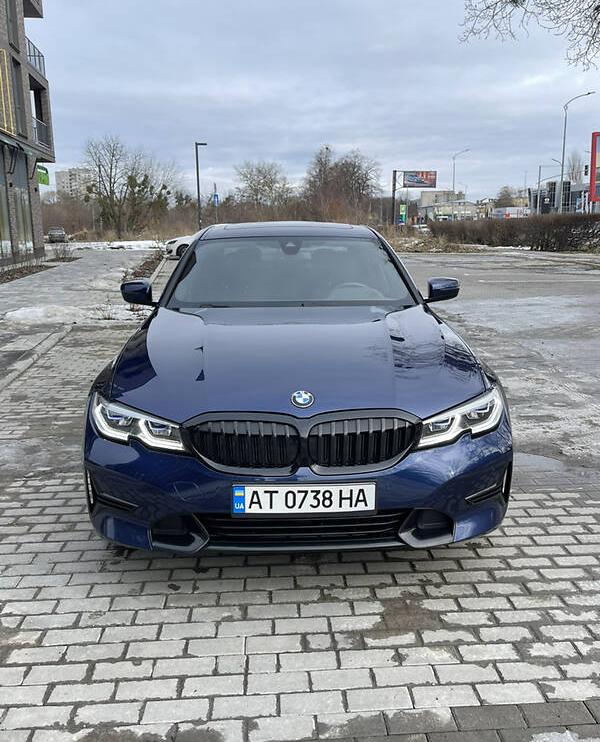 BMW 330 2019