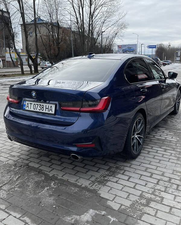 BMW 330 2019