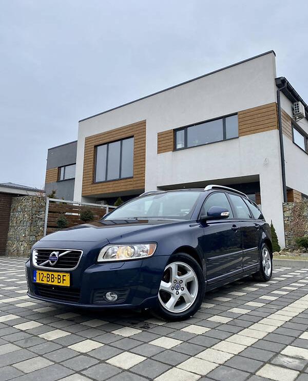 Volvo V50 D2  2011