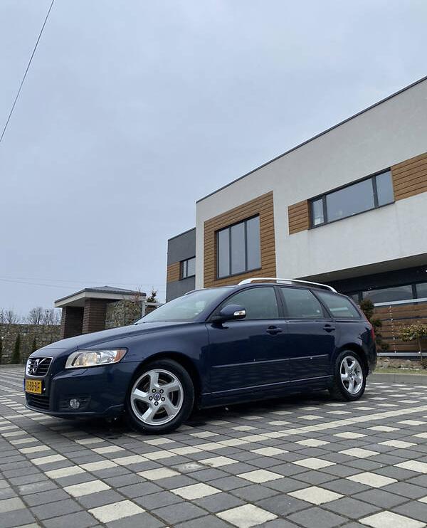 Volvo V50 D2  2011