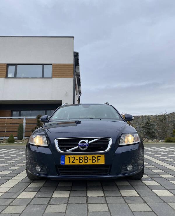 Volvo V50 D2  2011