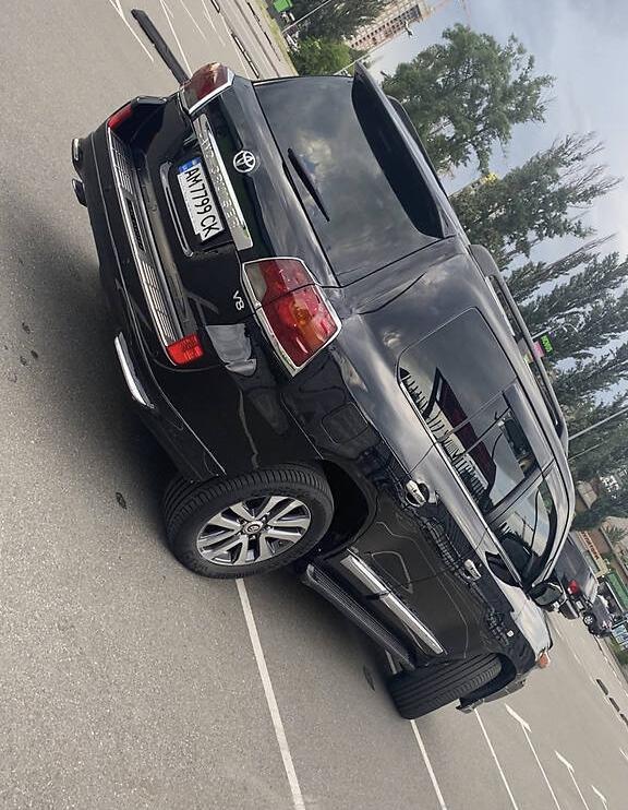 Toyota Land Cruiser 200 2008