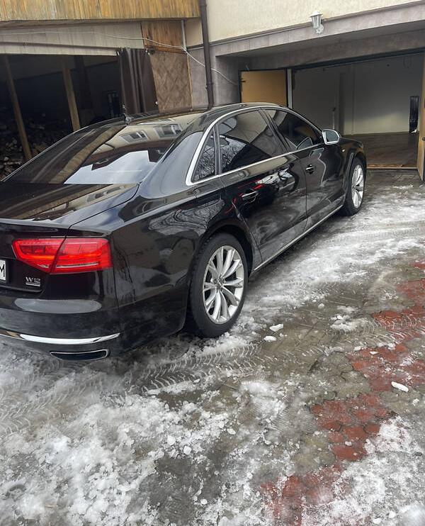 Audi A8 2012