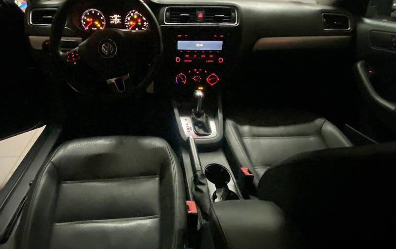 Volkswagen Jetta SE TEPMIHOBO 2014