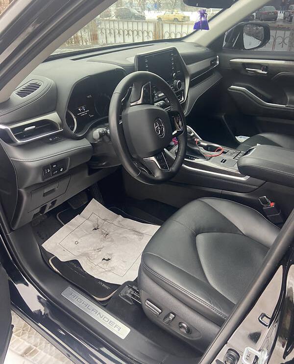 Toyota Highlander 2021