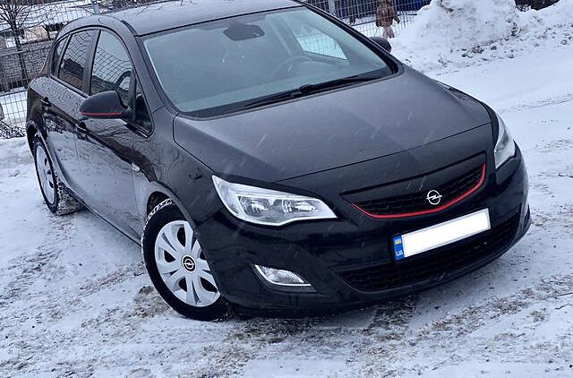 Opel Astra J 2011