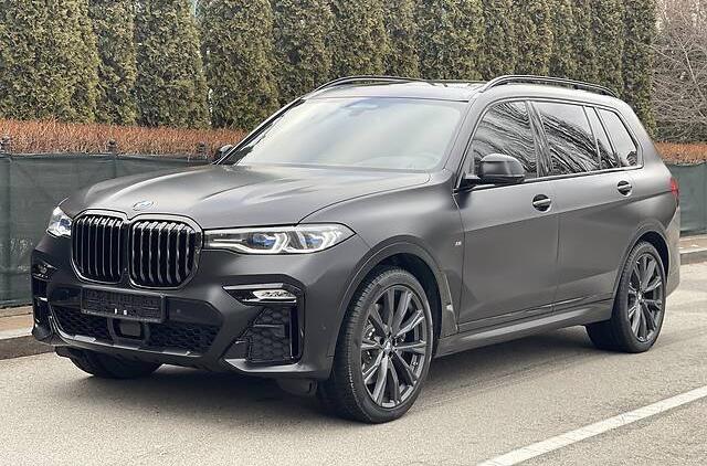 BMW X7 M50d FROZEN BLACK  2021