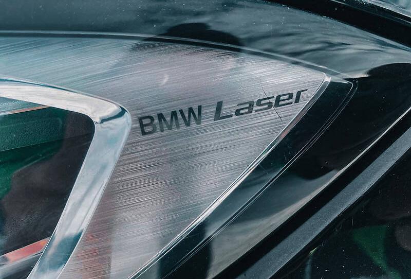 BMW 330 2019