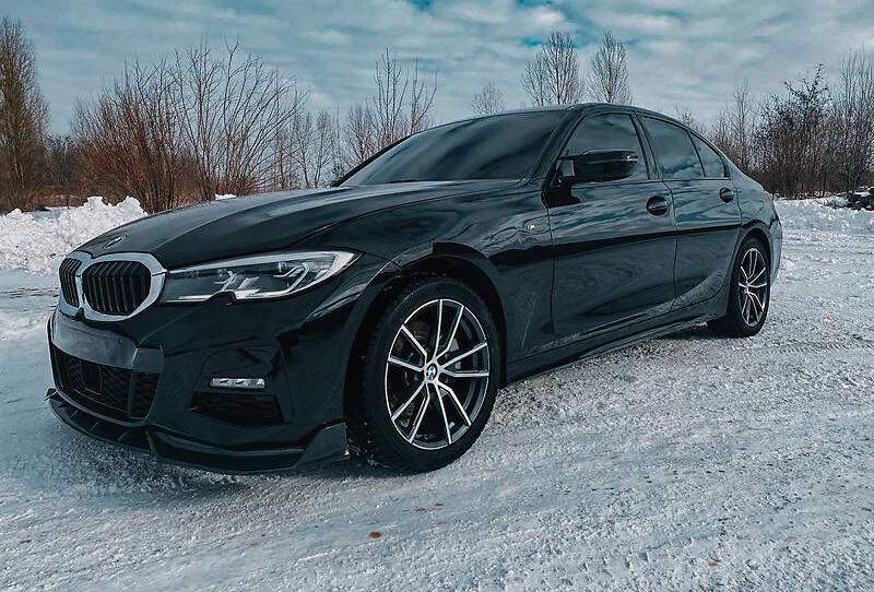 BMW 330 2019