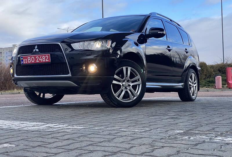 Mitsubishi Outlander XL 2011