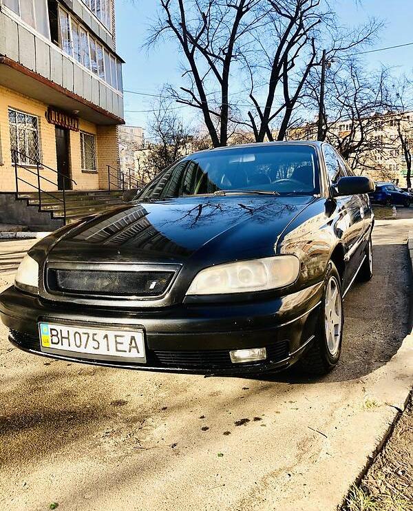 Opel Omega 2000