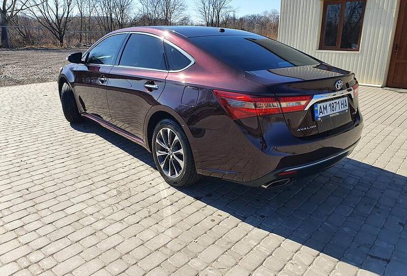 Toyota Avalon XLE Plus 2017
