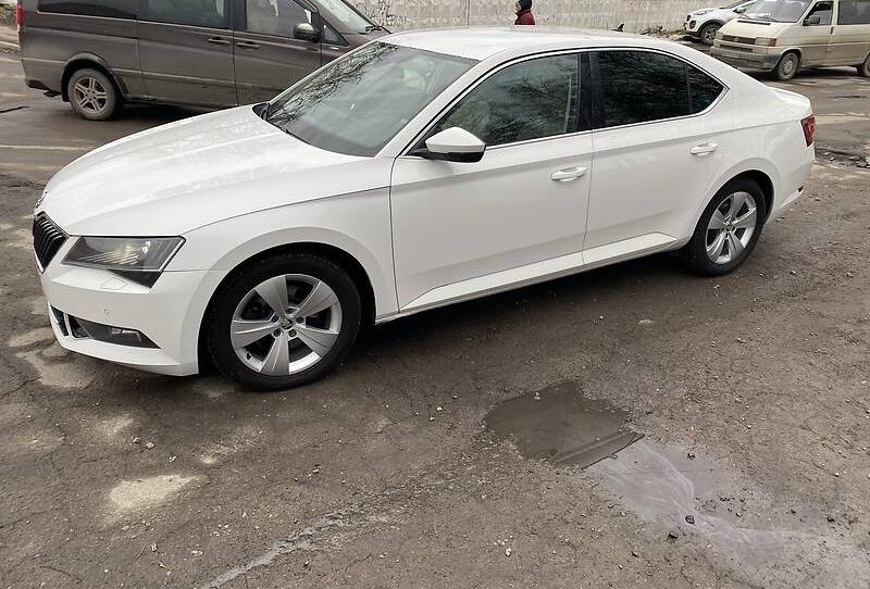 Skoda Superb Canton 2017