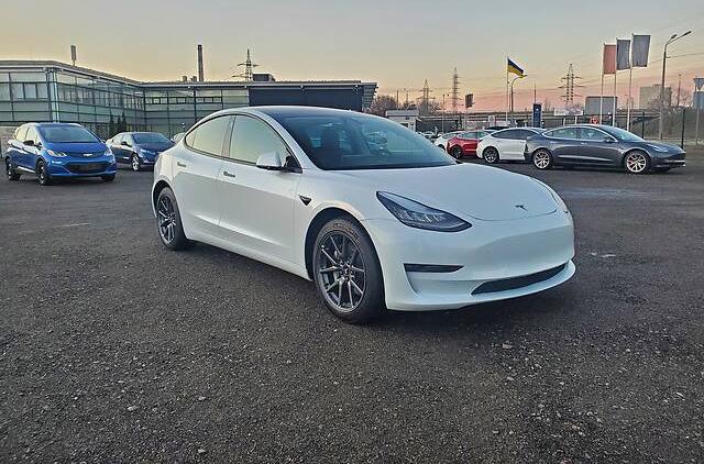 Tesla Model 3 Dual Motors FSD 2019