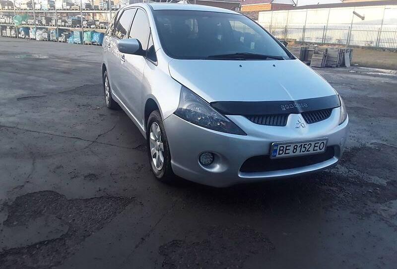 Mitsubishi Grandis 7 2007
