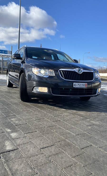 Skoda Superb 2012
