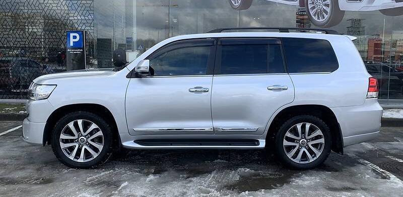 Toyota Land Cruiser 200 Premium 2016