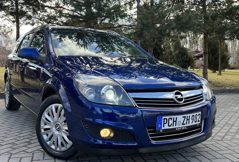 Opel Astra H COSMO MAXIMAL  2010